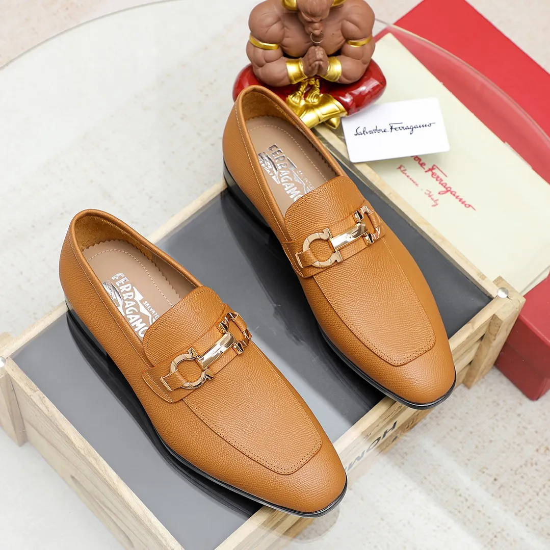 Men's shoes 💰600 🕷🕷🐂【Ferragamo】 Popular fashion casual shoes🇨🇳Official website counter 1:1 production, original mold opening💯Good quality can be seen, imported high-end first-layer pebbled calfskin, water-dyed🐂leather lining🌿very clear texture, high-quality waterproof, non-slip and wear-resistant outsole🎋high quality and low price, truly handmade🍓, 5 colors available! Code number 38-44 (45. To be customized)